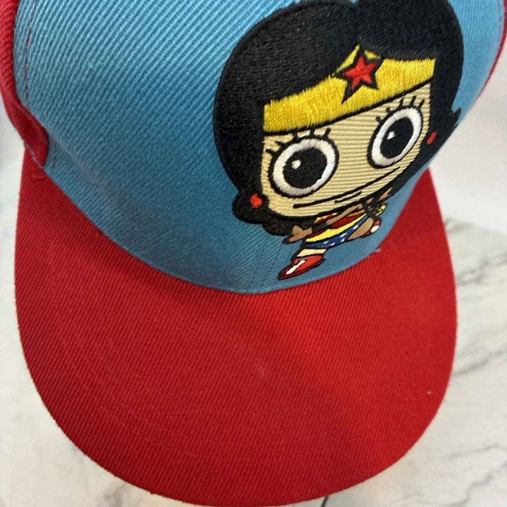 WONDER WOMAN SIX FLAGS DC FUNKO SNAPBACK HAT EXCELLENT